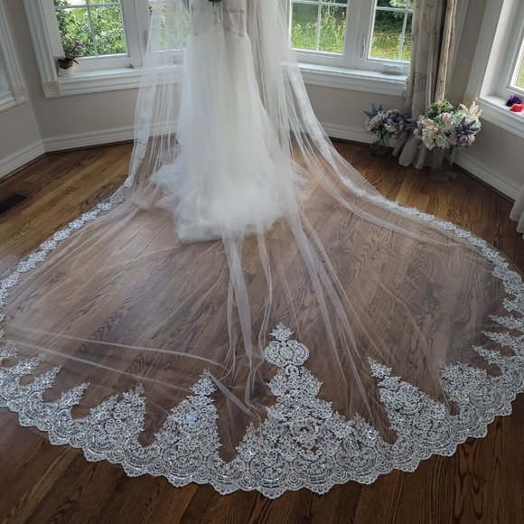 Lace wedding veil - Picture 5 of 9
